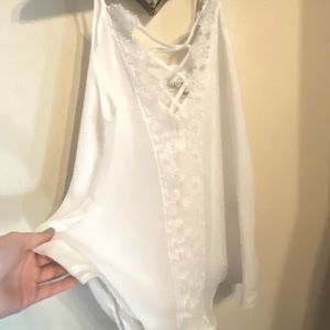Buckle White Lace Flow Tank